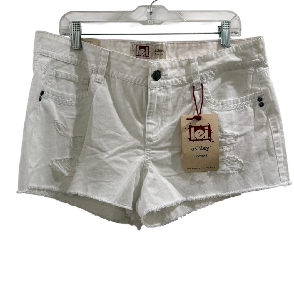 NEW LEI Ashley Lowrise Distressed White Denim Shorts ~ Size 15
